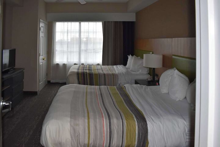 1 King Bed Suite (35 of 42)