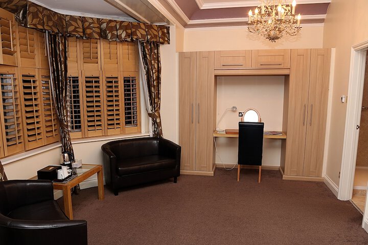 Room 22 of 48