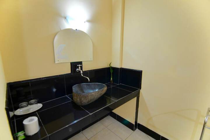 Room 30 of 43