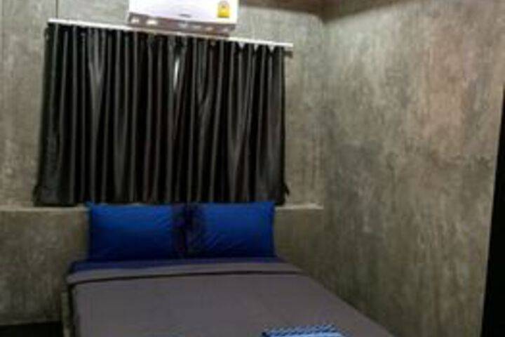 Room 10 of 60