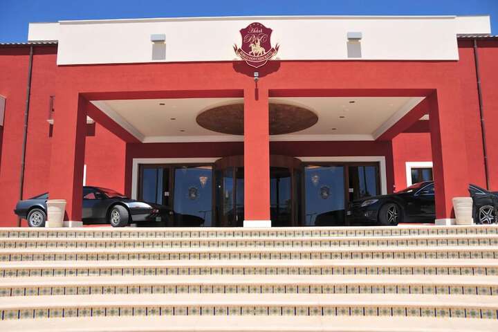 Hotel 90 of 96