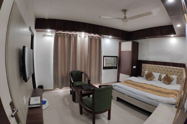 Room 21 of 37