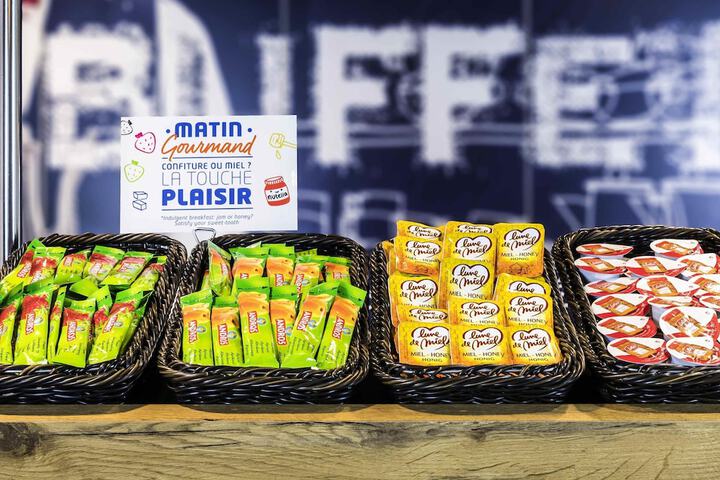 Breakfast/Coffee Service 44 of 62