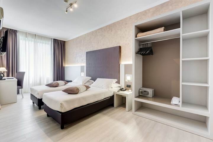 Room 25 of 70