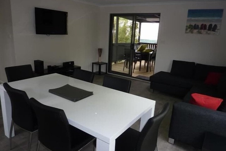Room 4 of 17