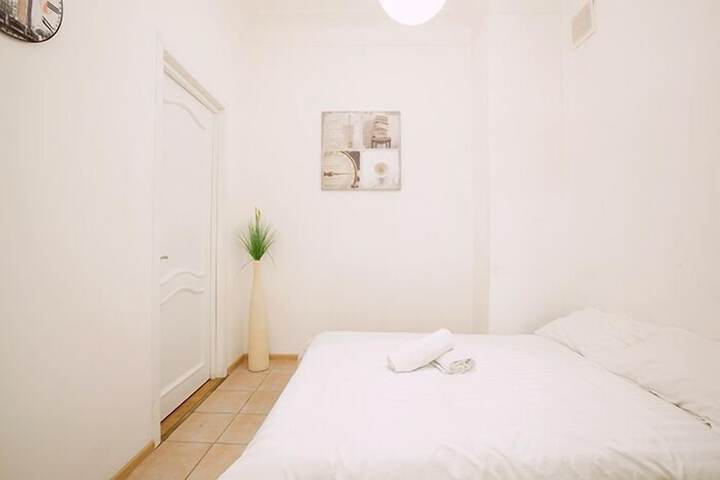 Room 9 of 20