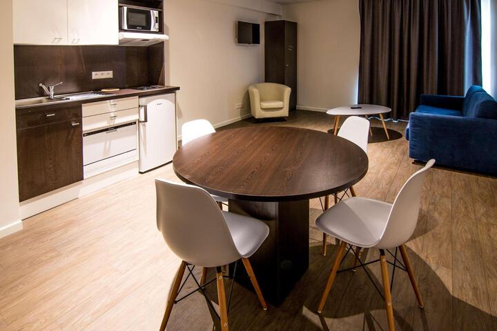 Room 2 of 35