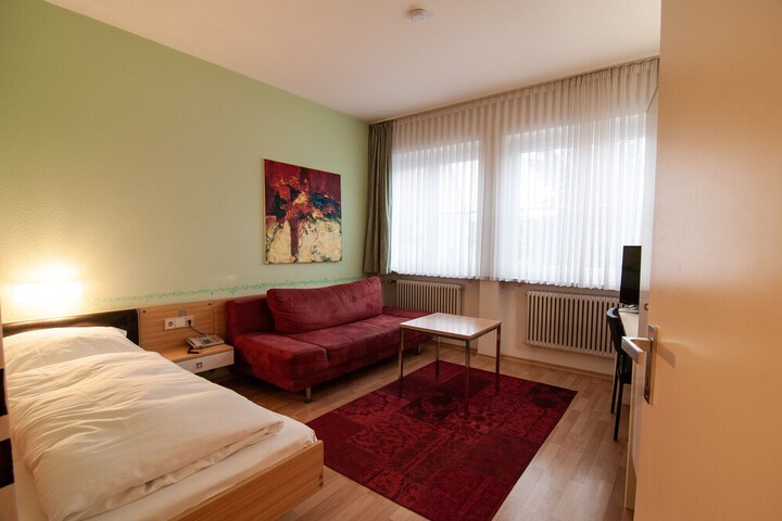 Room 8 of 10