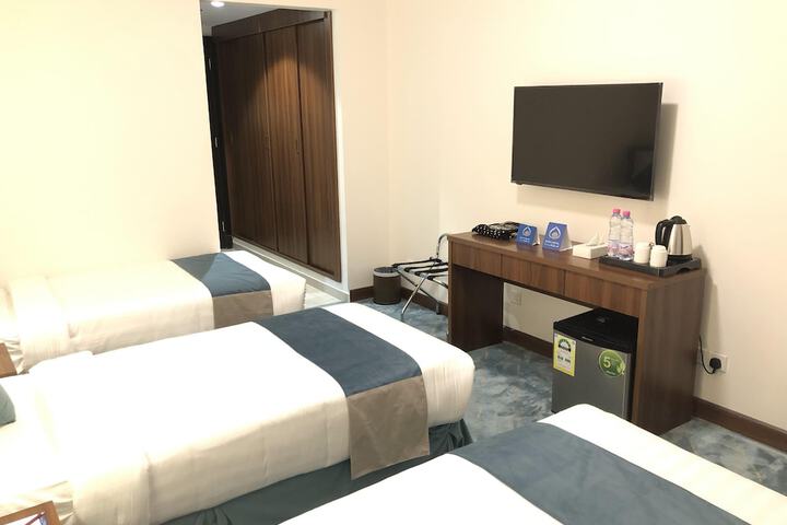 Room 5 of 20