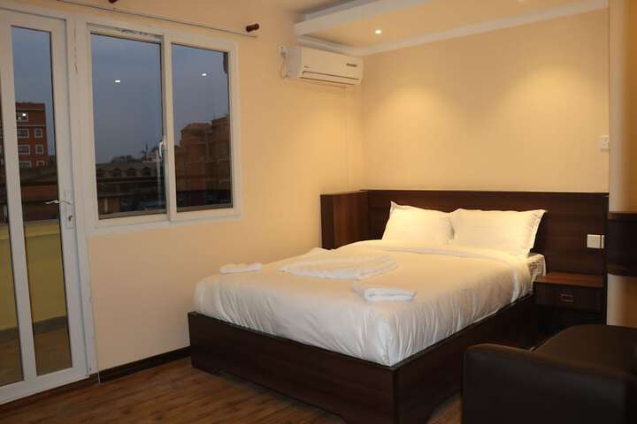 Room 7 of 42