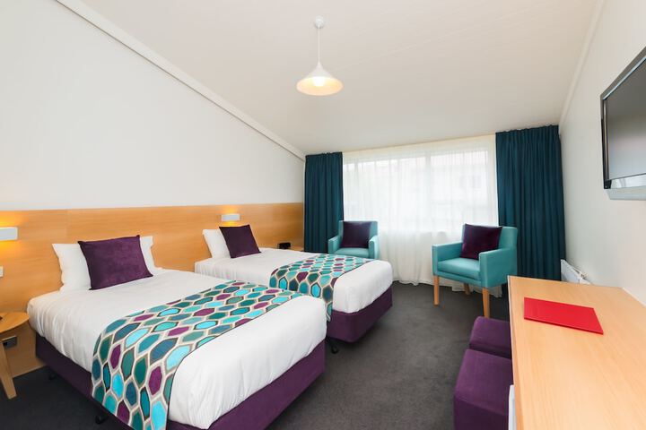 Room 6 of 36