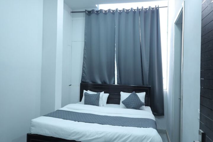 Room 3 of 14