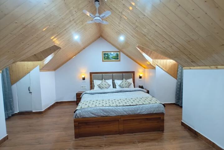 Room 5 of 38