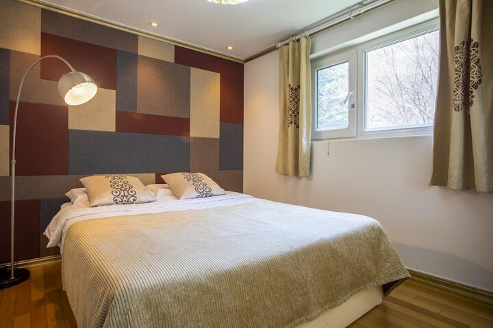 Room 32 of 87