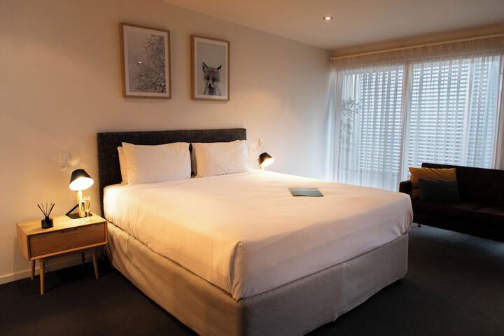 Room 2 of 20