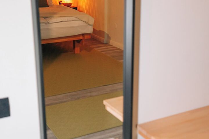 Room 53 of 184