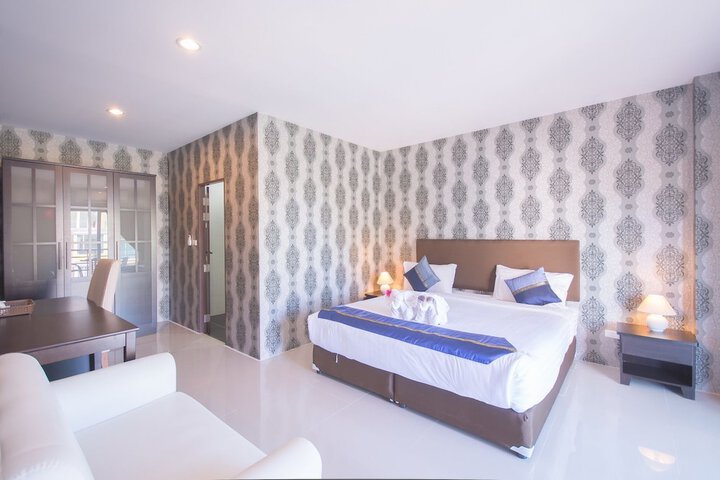 Room 15 of 46