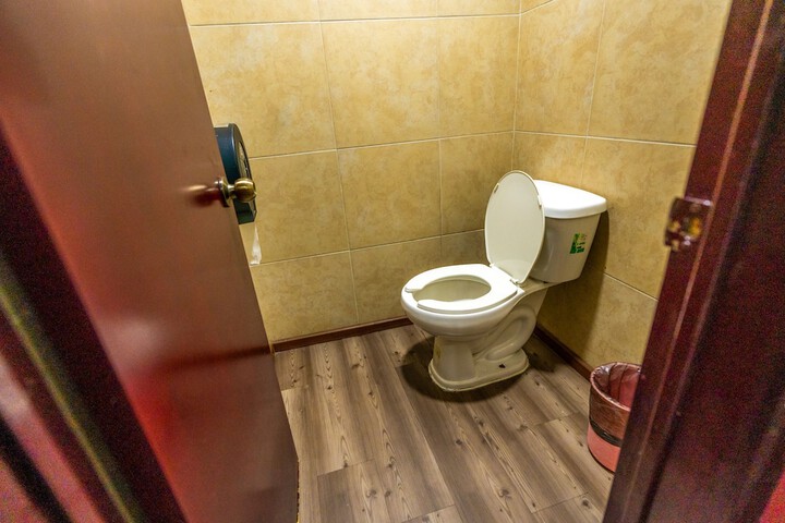Room 49 of 64