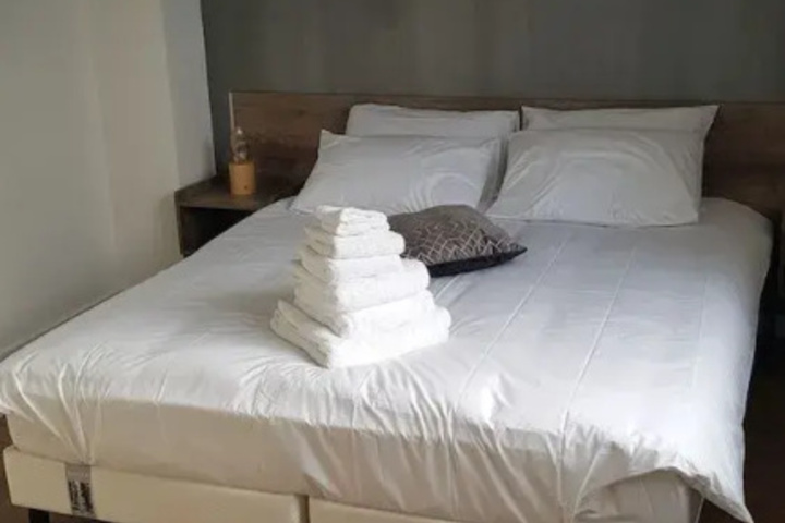 Room 2 of 11
