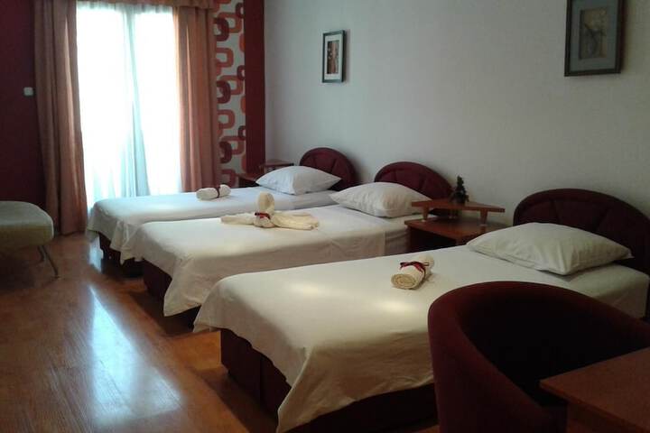 Room 8 of 24