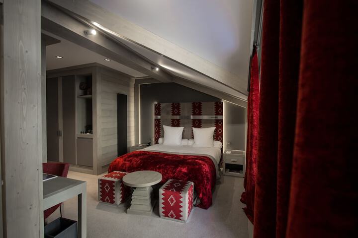 Room 6 of 44