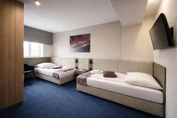Room 60 of 96