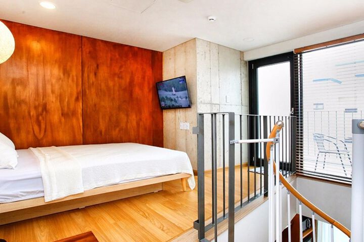 Room 100 of 111