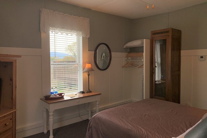 Traditional Double Room 1 Queen Bed Garden View (30 of 58)