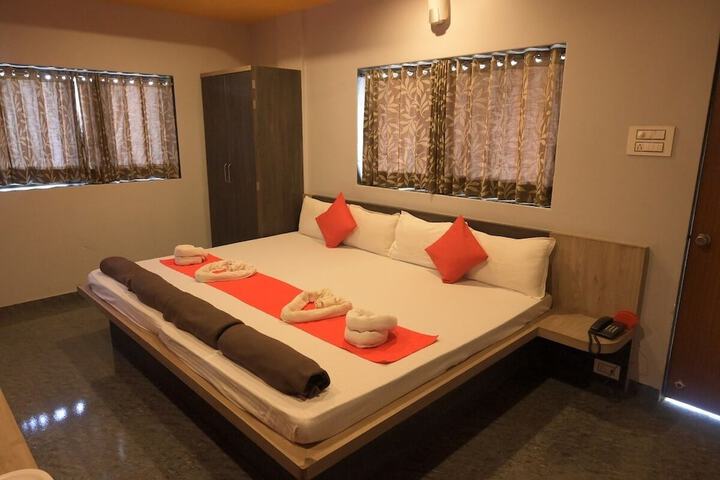 Room 8 of 43