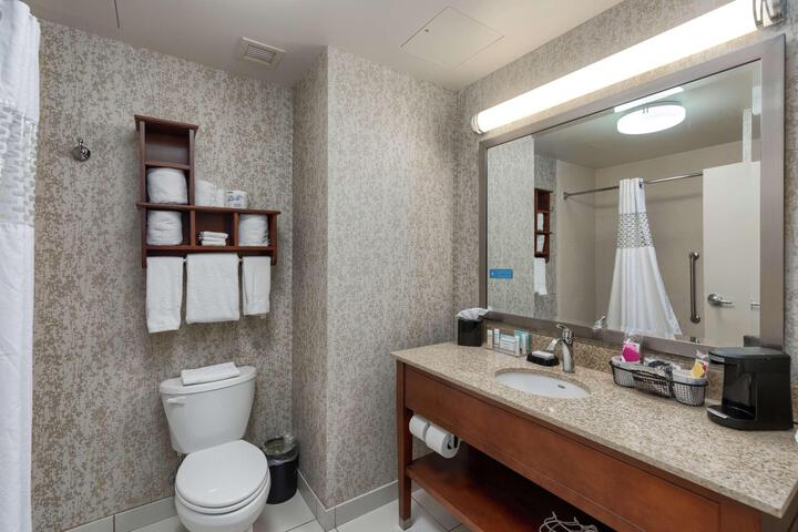 2 Queen Water View with Refrigerator (1 of 6)