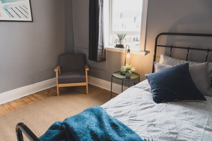 Room 8 of 35