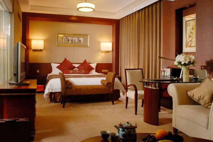 Room 13 of 25