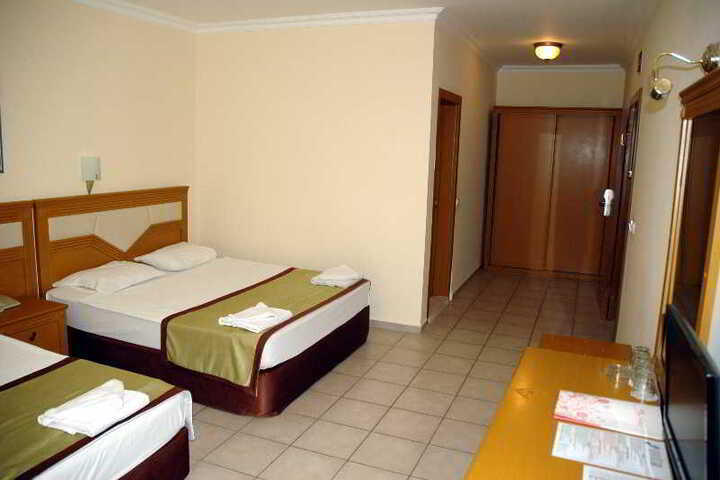 Room 7 of 8