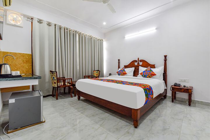 FabHotel Umrao Haveli With Pool
