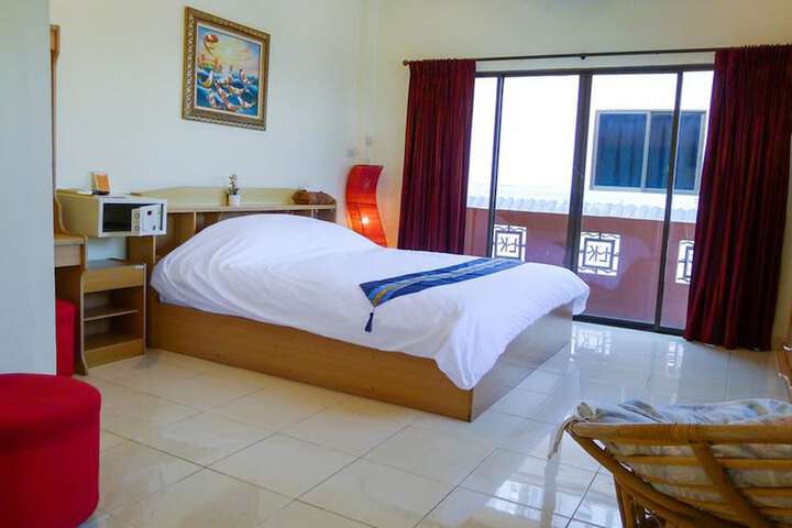 Room 15 of 36