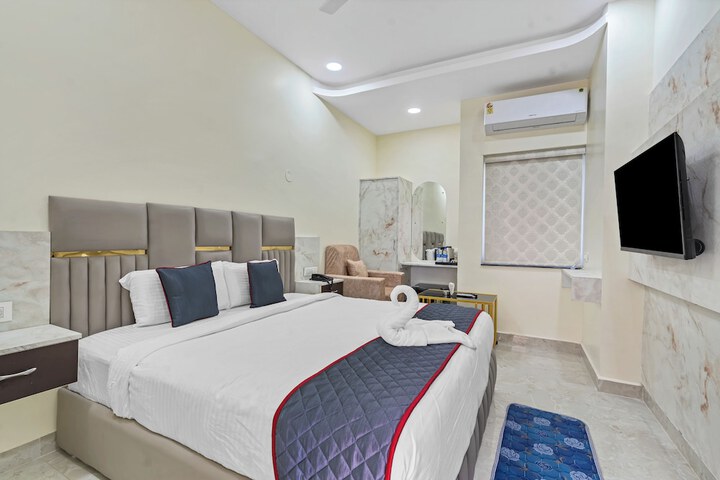 Room 10 of 24