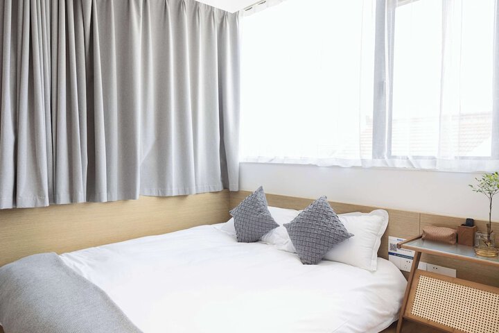 Room 8 of 125