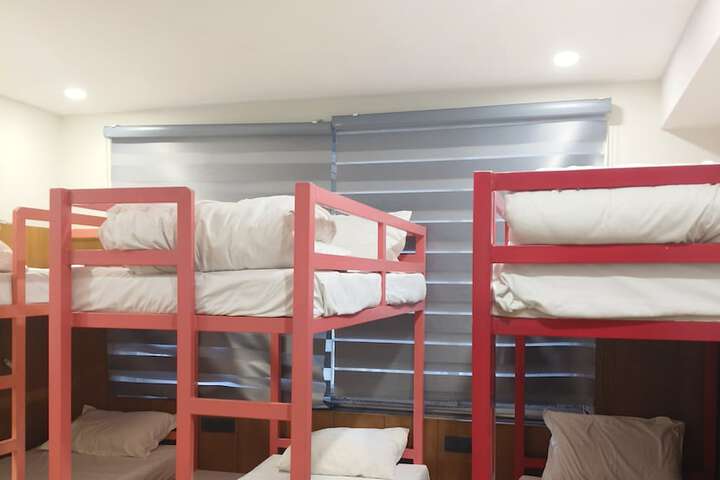 Room 10 of 14