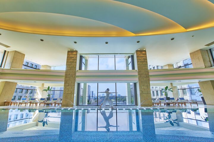 Pool 44 of 103