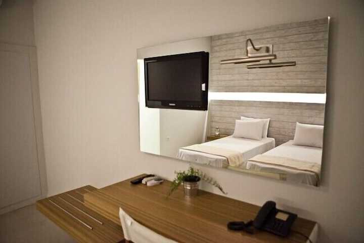 Room 13 of 48