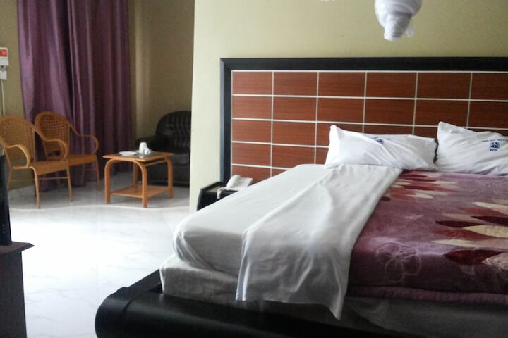 Room 15 of 94