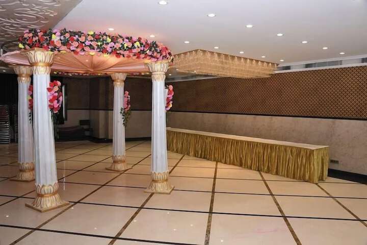 Ballroom/Hall 40 of 46