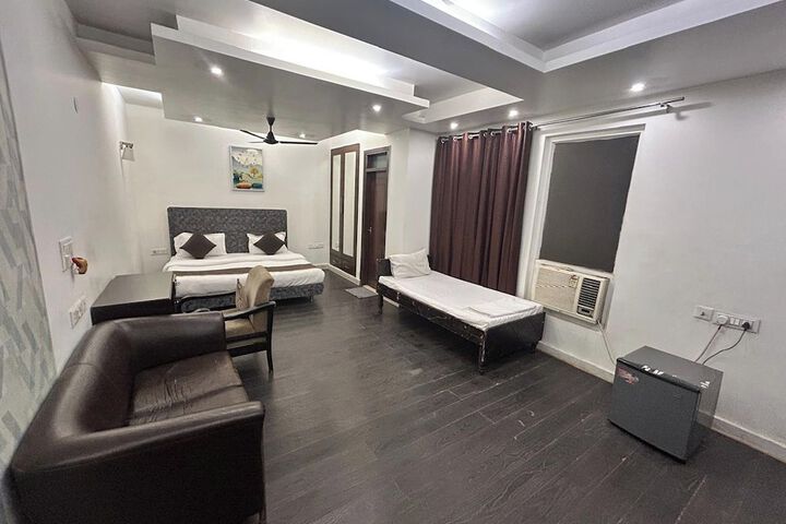 Room 8 of 26