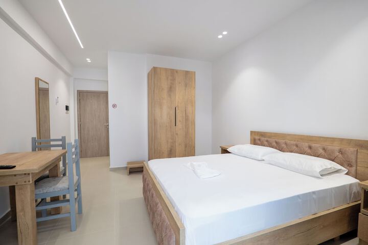 Room 15 of 81