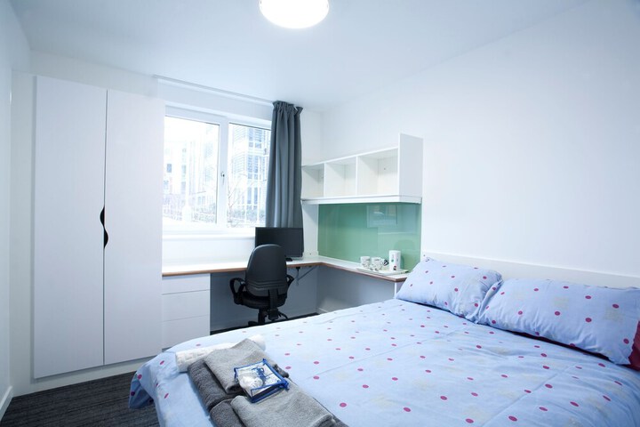 Room 3 of 17