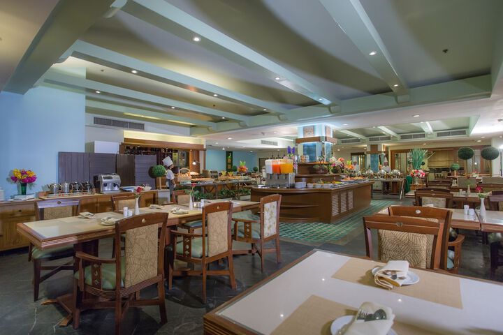 Dining 44 of 65