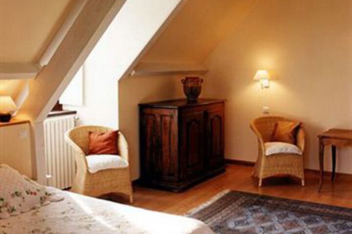 Room 4 of 13