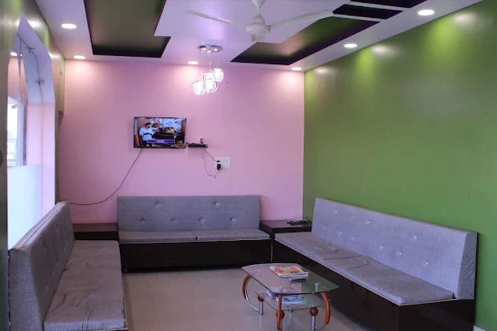 Room 9 of 27