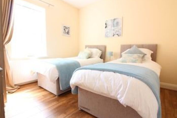 Room 12 of 27