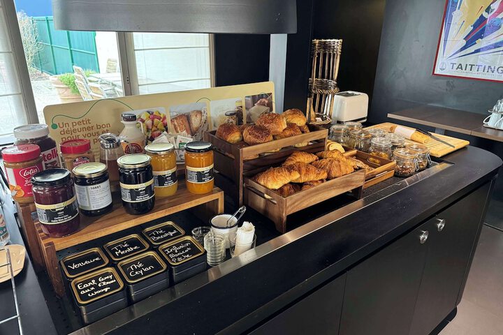 Breakfast/Coffee Service 15 of 27
